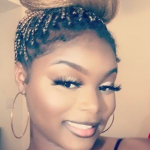 Meet your Posher, Andrea